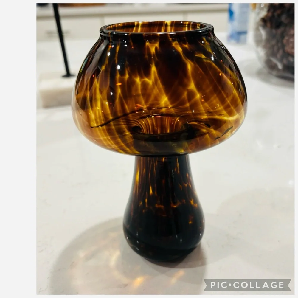 Vintage Style Amber Brown Mushroom Vase Leopard Spot Art Glass Decor